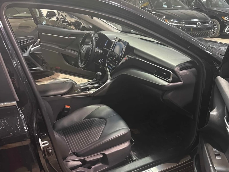 Toyota Camry * SE * CARFAX * БЕЗ ПЪРВОНАЧАЛНА ВНОСКА, снимка 13 - Автомобили и джипове - 53302129