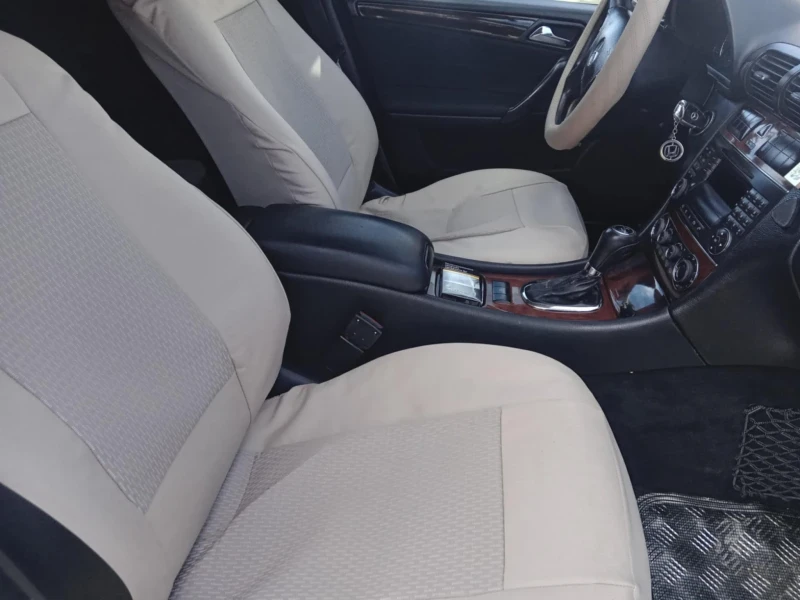 Mercedes-Benz C 220, снимка 3 - Автомобили и джипове - 53418512