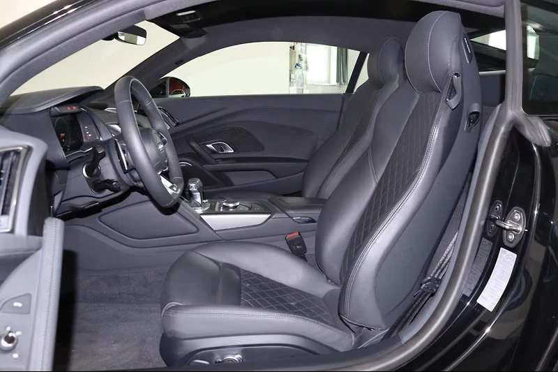 Audi R8 5.2 568HP, снимка 7 - Автомобили и джипове - 55048532