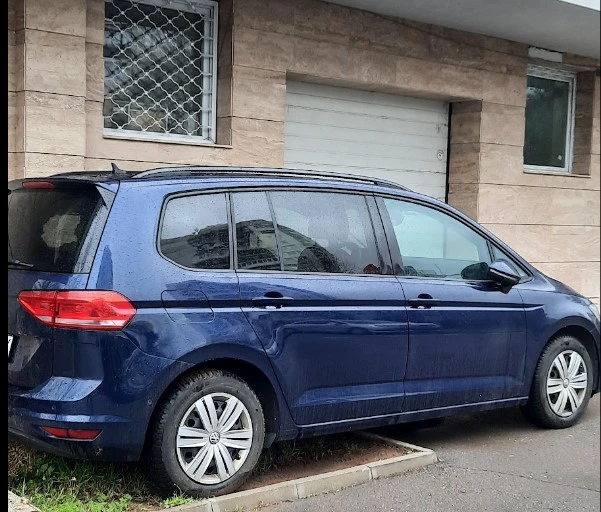 VW Touran 1.6 TDI Comfortline, снимка 3 - Автомобили и джипове - 56565682