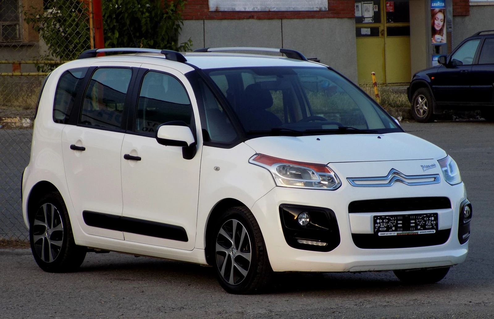 Citroen C3 Picasso 1.4i/95к.с/FACELIFT - изображение 3