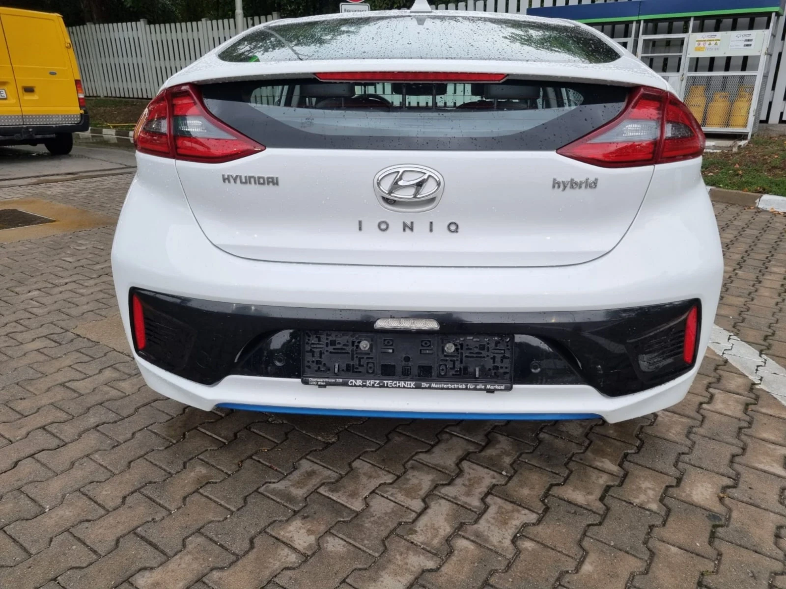 Hyundai Ioniq Hybrid - изображение 6
