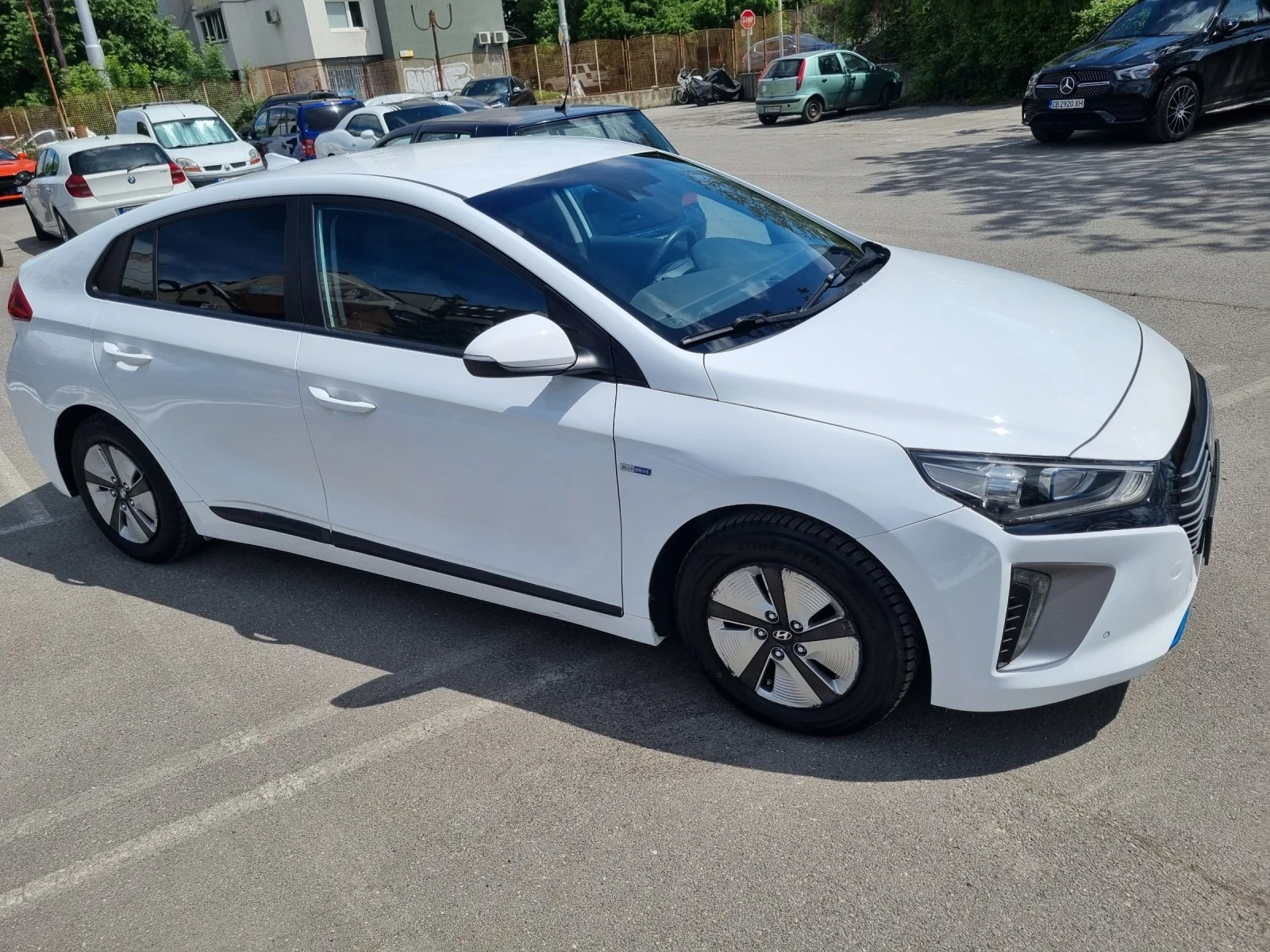 Hyundai Ioniq Hybrid - изображение 2