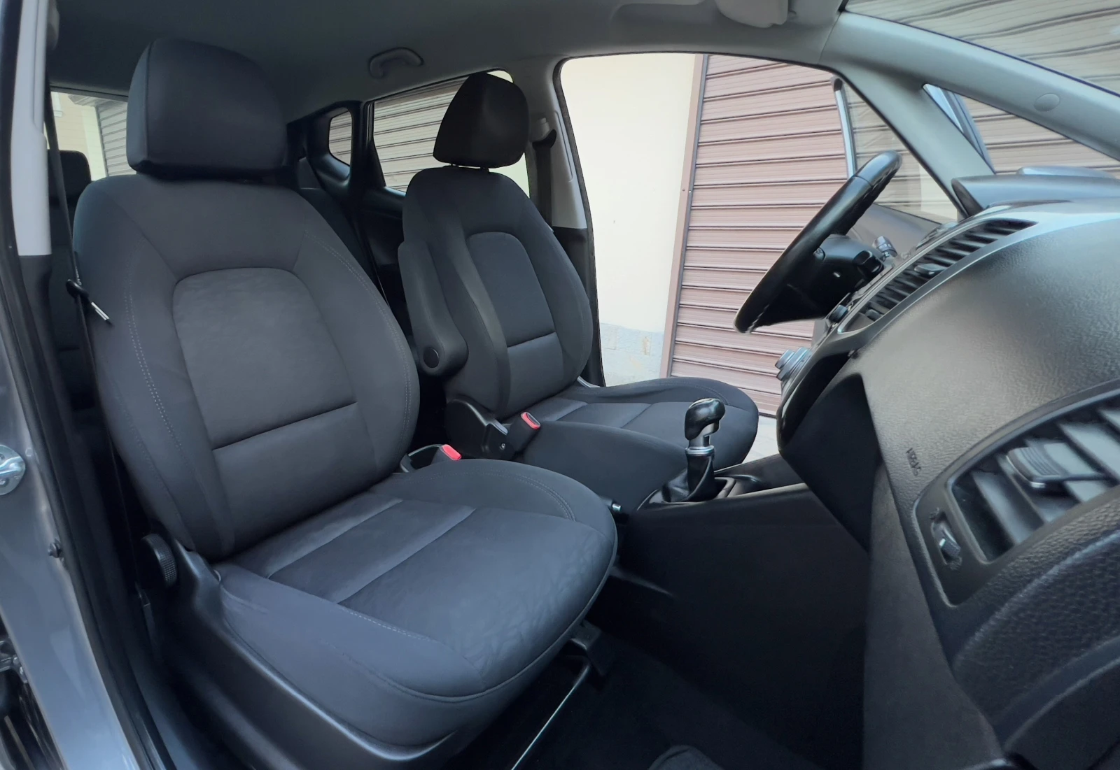 Hyundai Ix20 1.6 CRDI - изображение 9