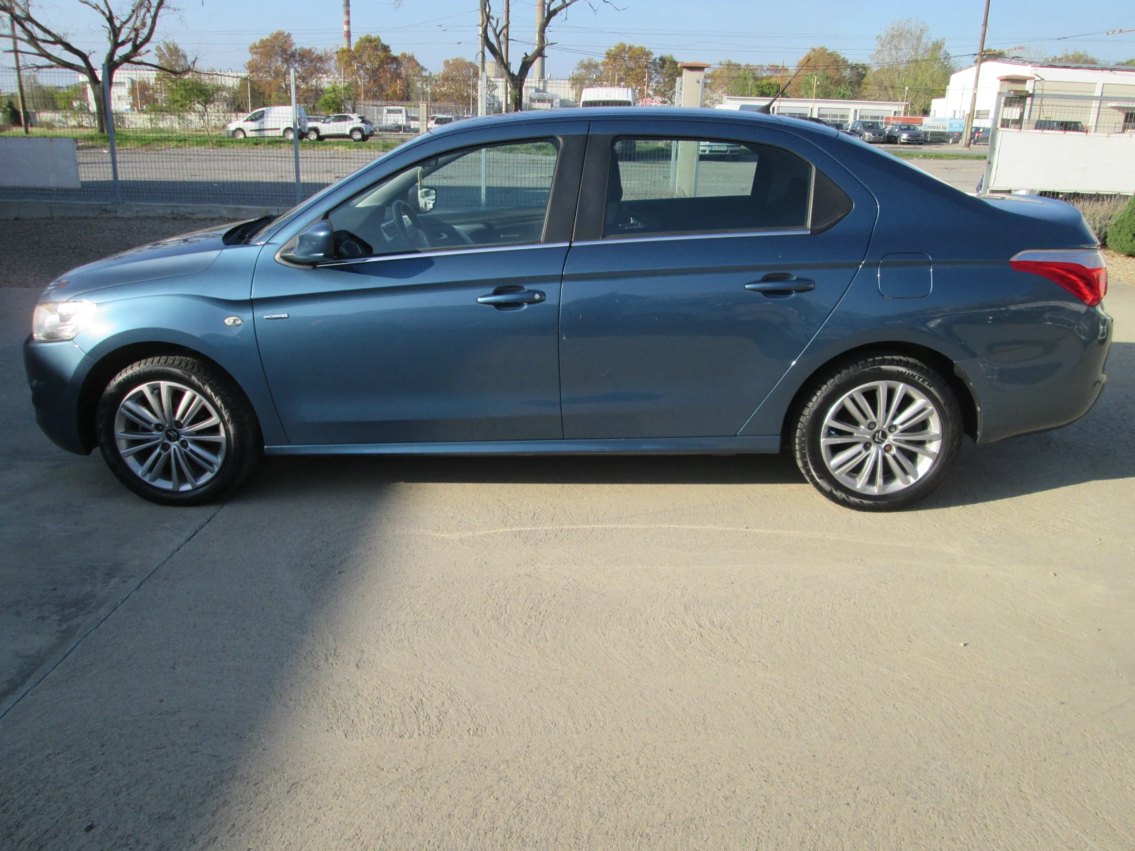 Citroen C-Elysee 1.6BlueHDI-СЕРВИЗНА ИСТИРИЯ!!!! - изображение 7