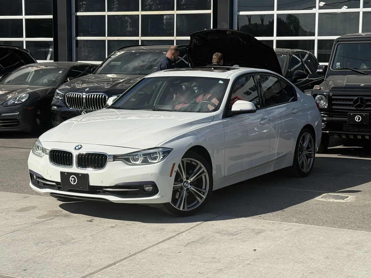 BMW 330 xDrive / PREMIUM / HARMAN-KARDON / PANO / RED INT | Mobile.bg   1