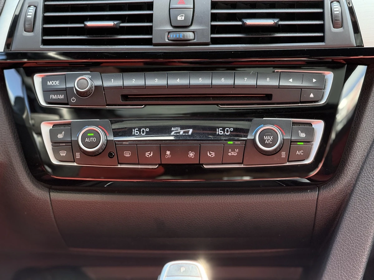 BMW 330 xDrive / PREMIUM / HARMAN-KARDON / PANO / RED INT | Mobile.bg   13