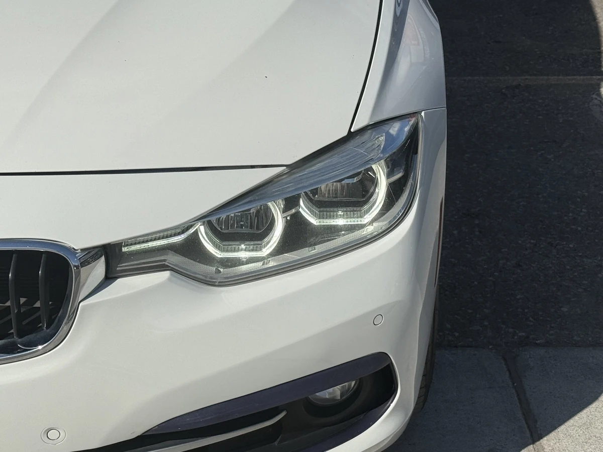 BMW 330 xDrive / PREMIUM / HARMAN-KARDON / PANO / RED INT - изображение 2