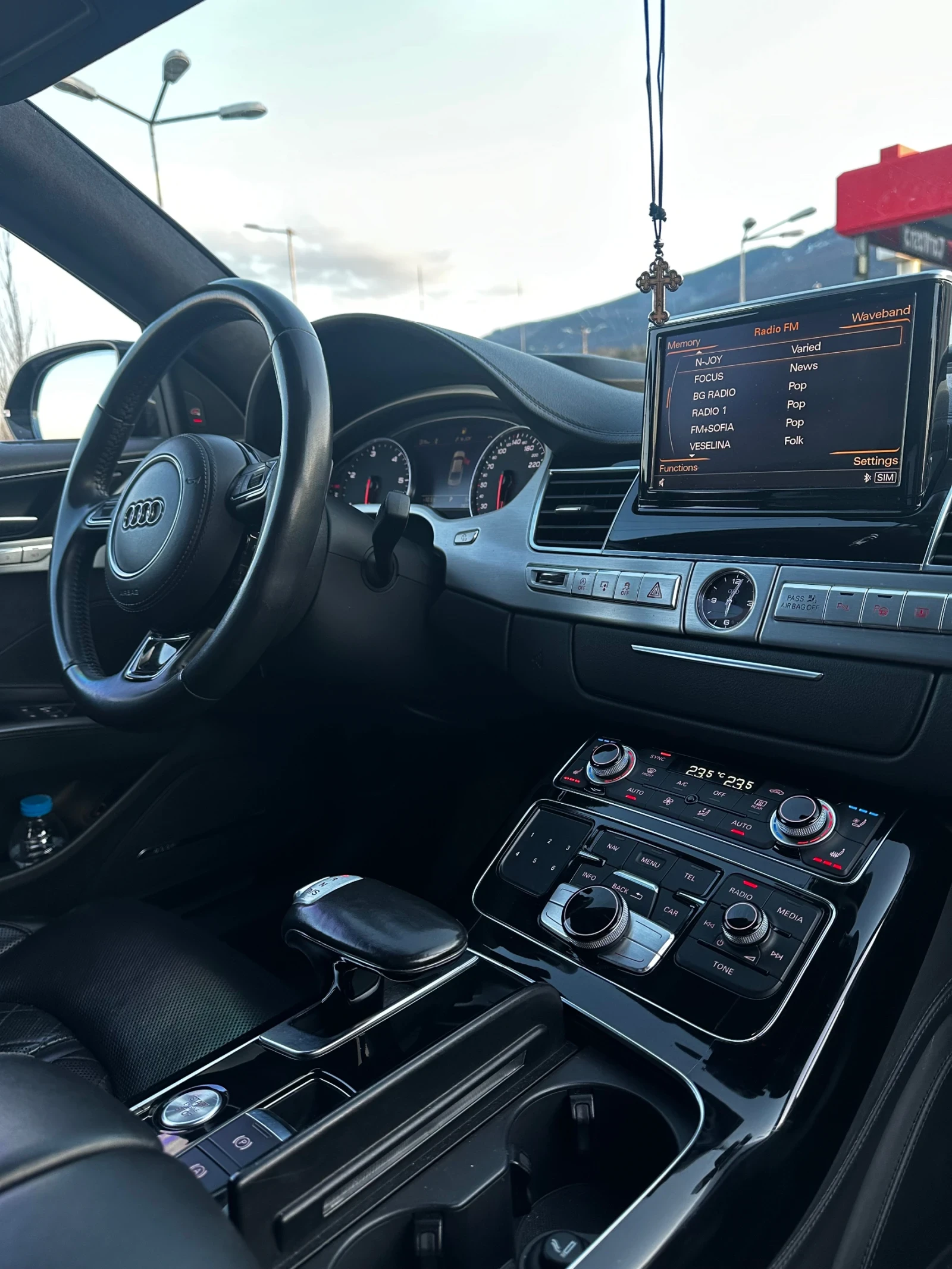 Audi A8 4.2 TDI* MATRIX* 360 camera* MASSAGE* DISTRONIC, снимка 7 - Автомобили и джипове - 53817988