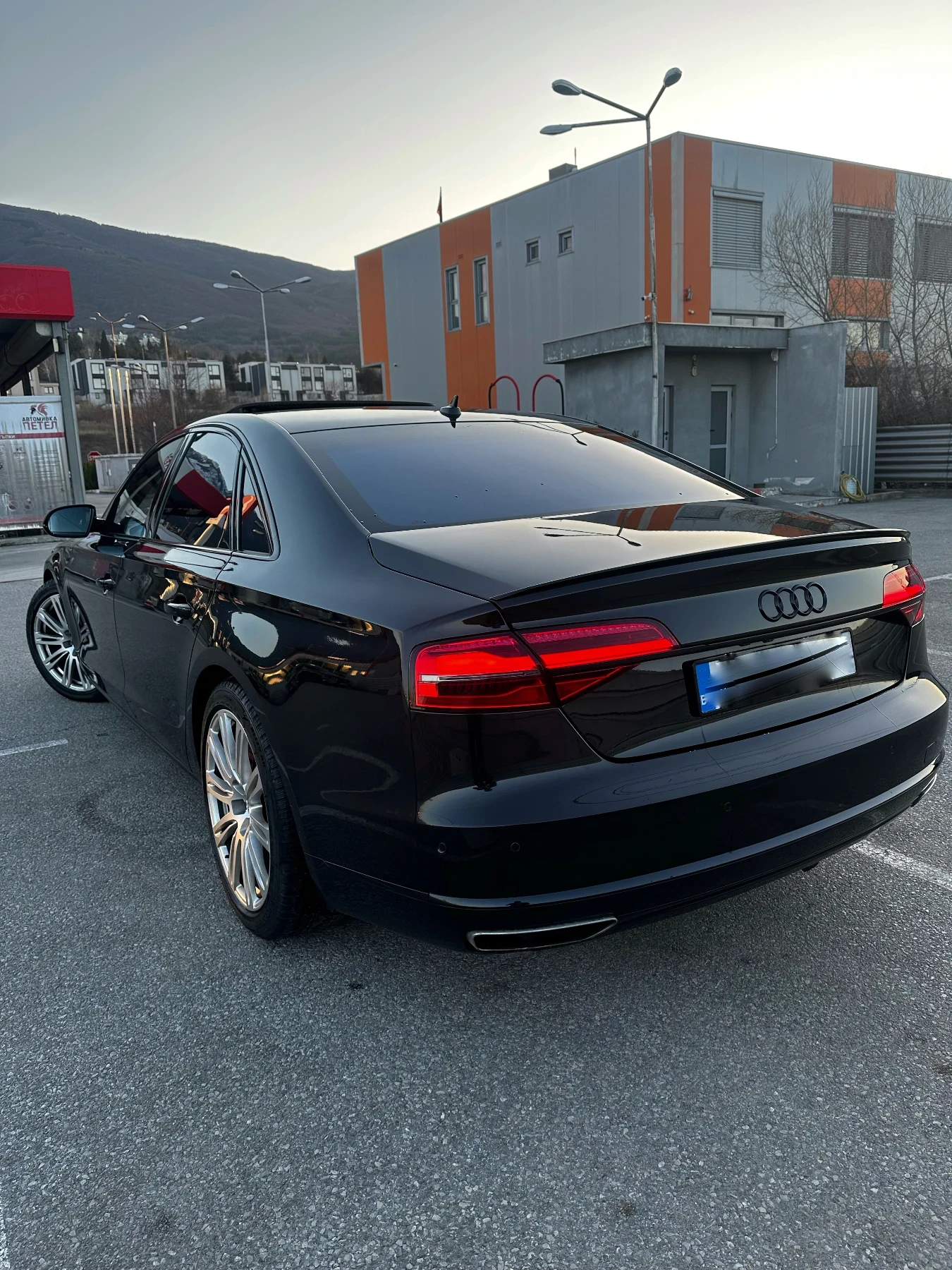 Audi A8 4.2 TDI* MATRIX* 360 camera* MASSAGE* DISTRONIC, снимка 4 - Автомобили и джипове - 53817988