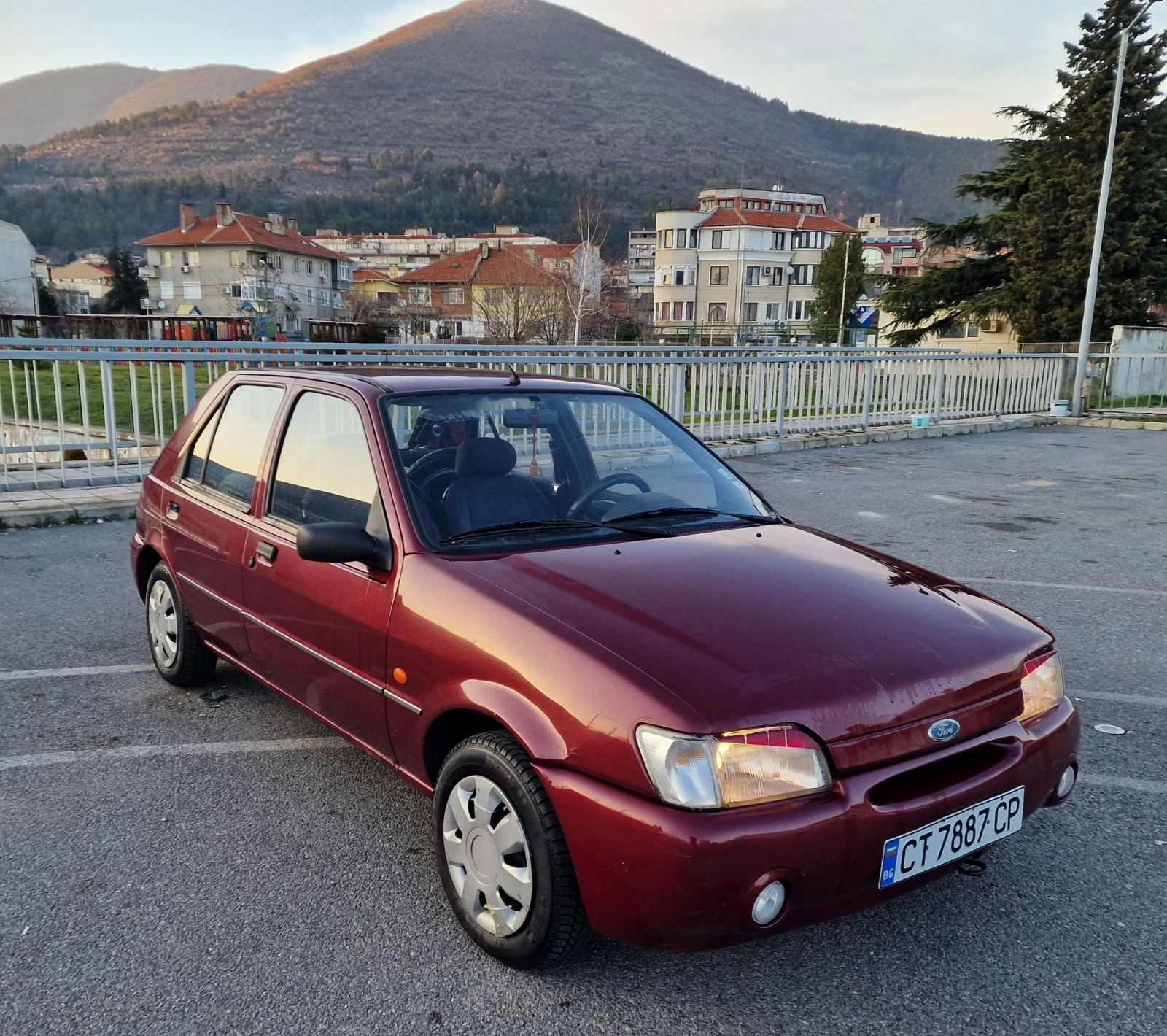 Ford Fiesta 1.8 Дизел, снимка 3 - Автомобили и джипове - 53840337