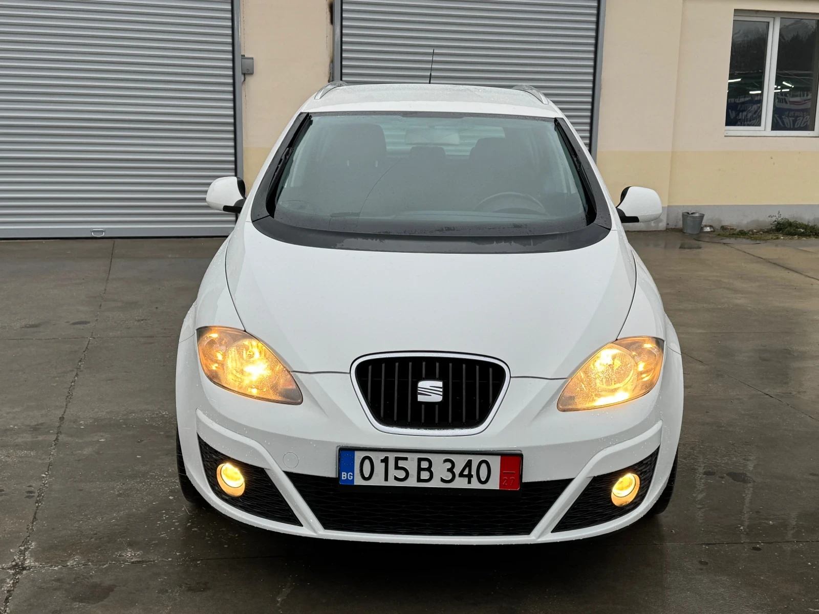 Seat Altea 1.6 TDI 105k.c. Климатроник * Bluetooth + AUX , снимка 7 - Автомобили и джипове - 53953435