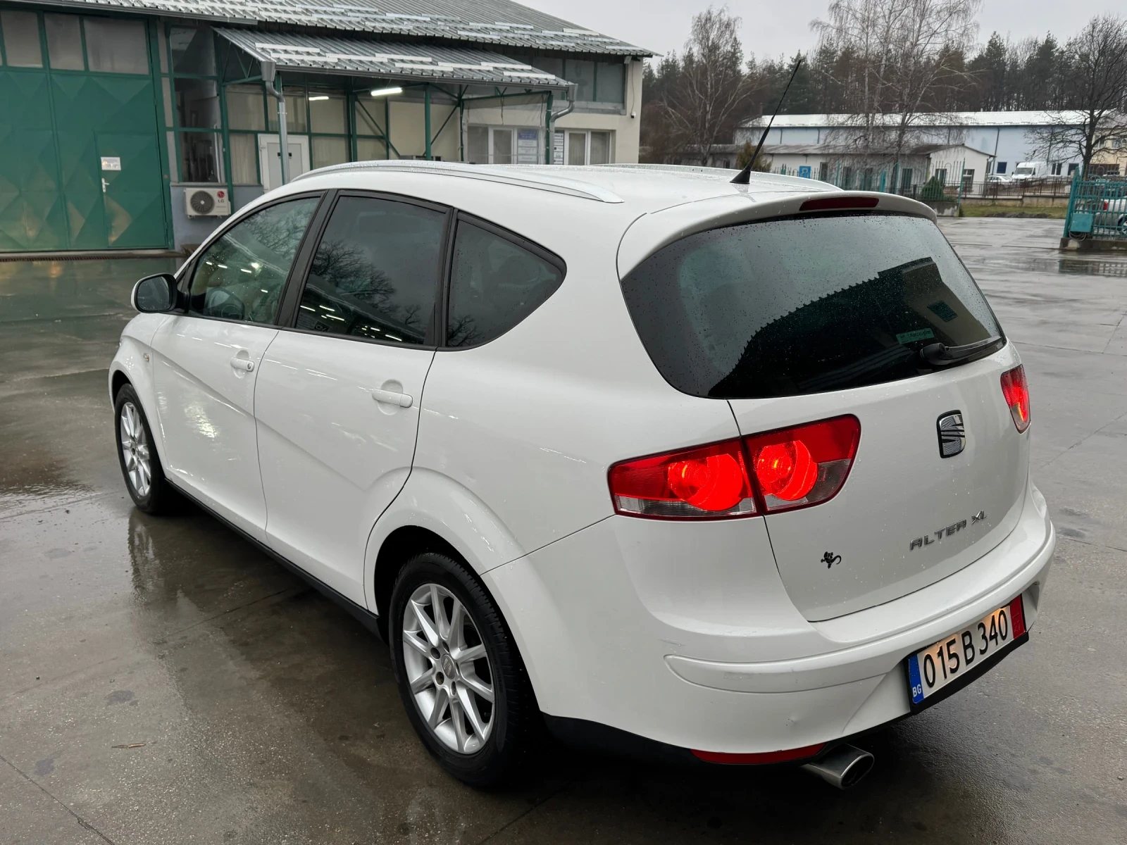 Seat Altea 1.6 TDI 105k.c. Климатроник * Bluetooth + AUX , снимка 3 - Автомобили и джипове - 53953435