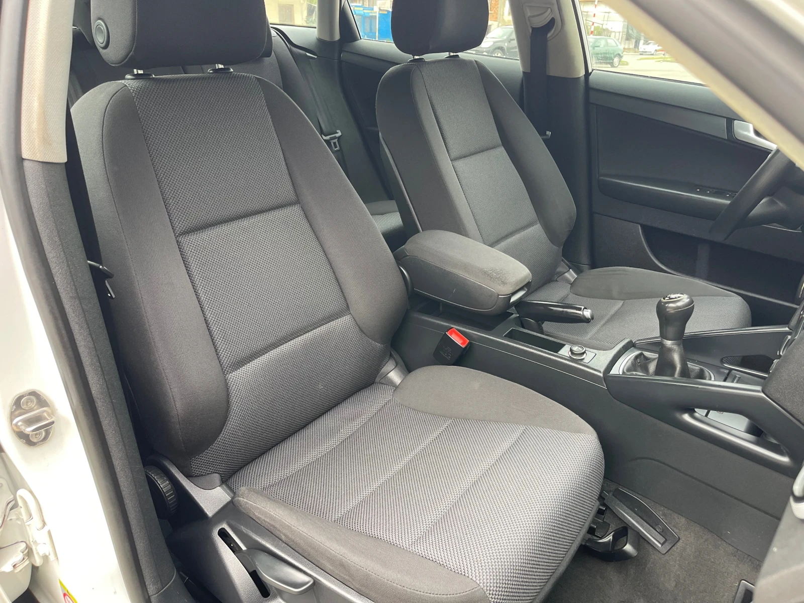 Audi A3 SPORTBACK 1.6 TDI 90 К.С. 2012 Г. FACELIFT 170 000, снимка 10 - Автомобили и джипове - 54218272