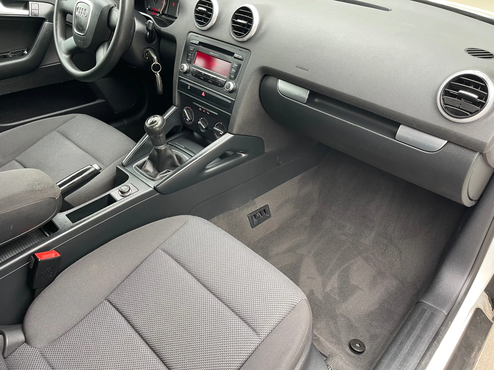 Audi A3 SPORTBACK 1.6 TDI 90 К.С. 2012 Г. FACELIFT 170 000, снимка 13 - Автомобили и джипове - 54218272