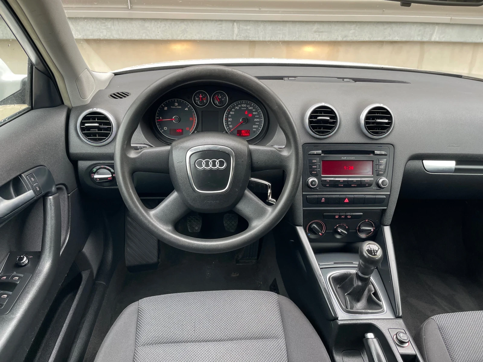 Audi A3 SPORTBACK 1.6 TDI 90 К.С. 2012 Г. FACELIFT 170 000, снимка 9 - Автомобили и джипове - 54218272
