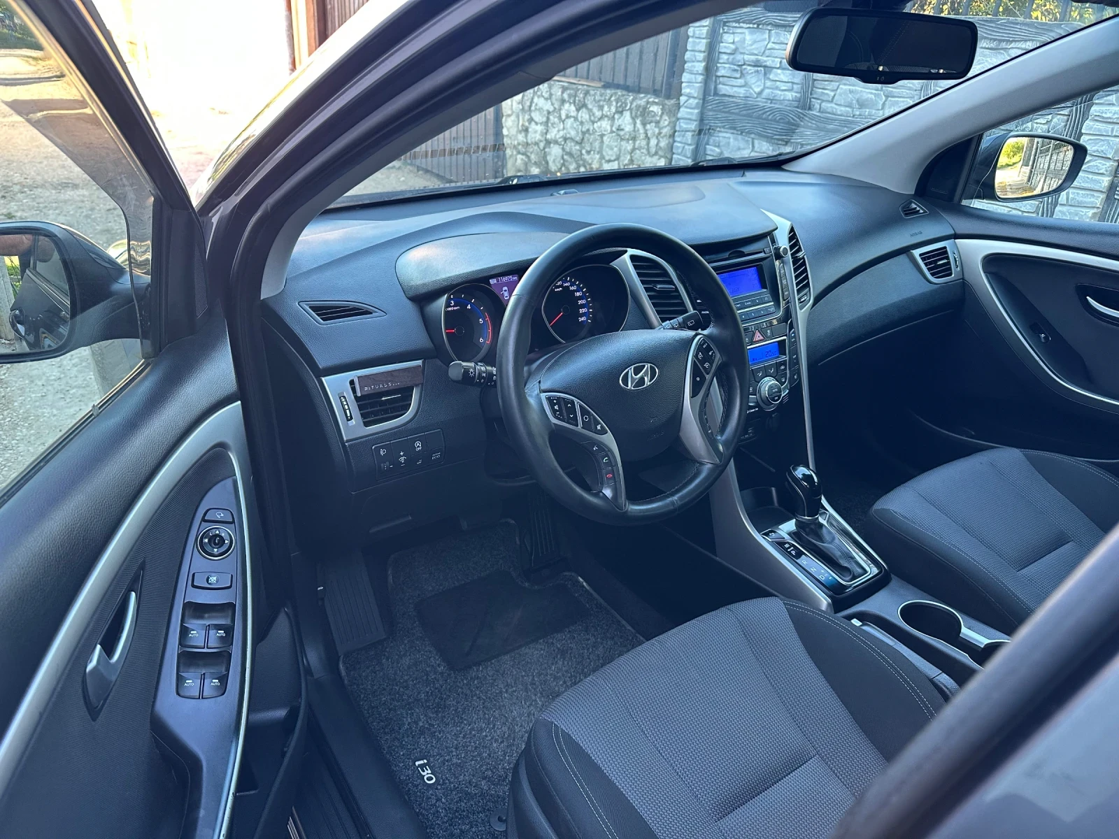 Hyundai I30 1.6-АВТОМАТИК, снимка 7 - Автомобили и джипове - 54323437