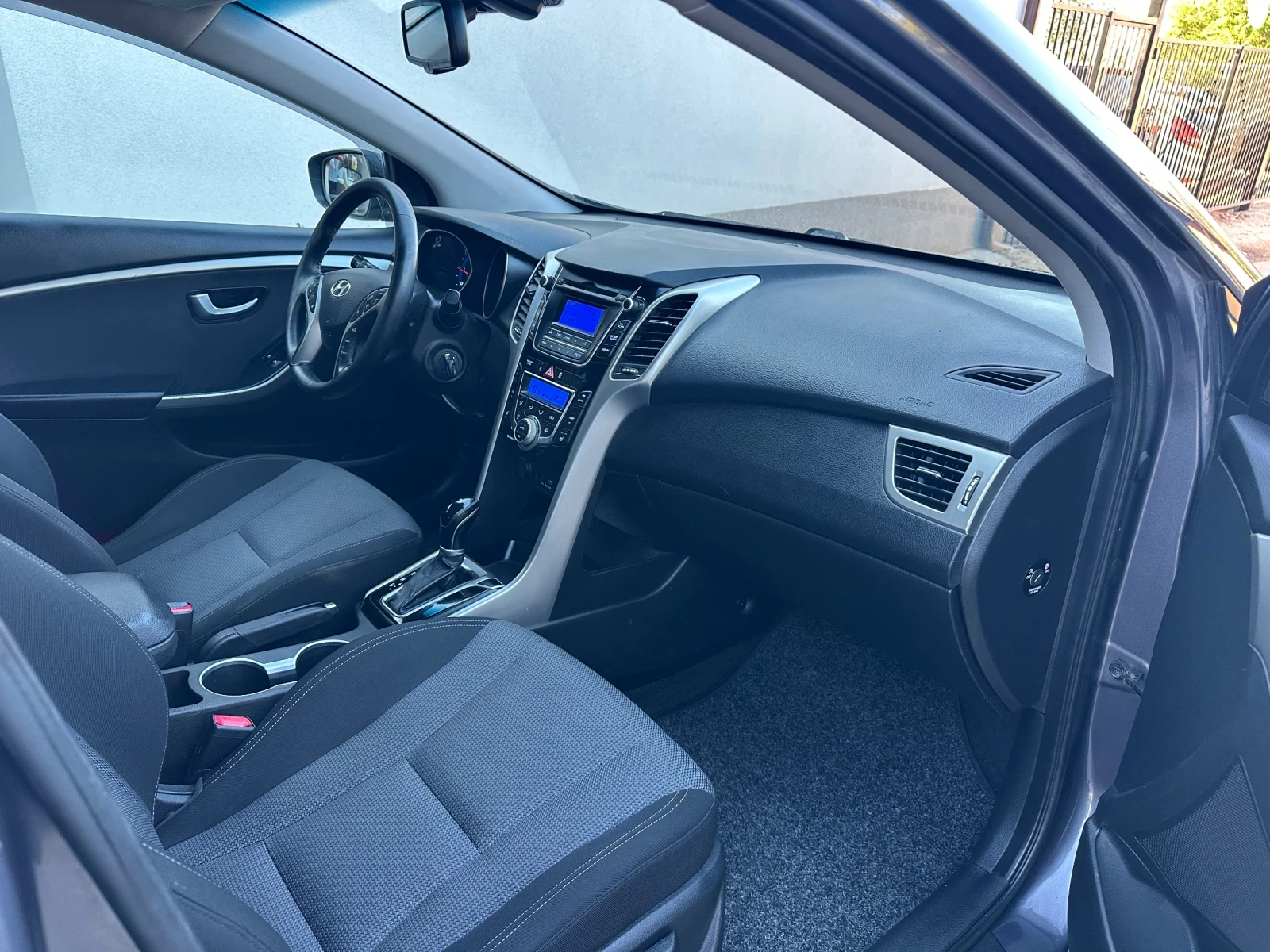 Hyundai I30 1.6-АВТОМАТИК, снимка 12 - Автомобили и джипове - 54323437