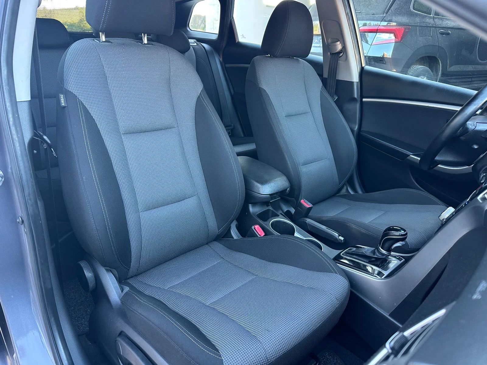 Hyundai I30 1.6-АВТОМАТИК, снимка 13 - Автомобили и джипове - 54323437