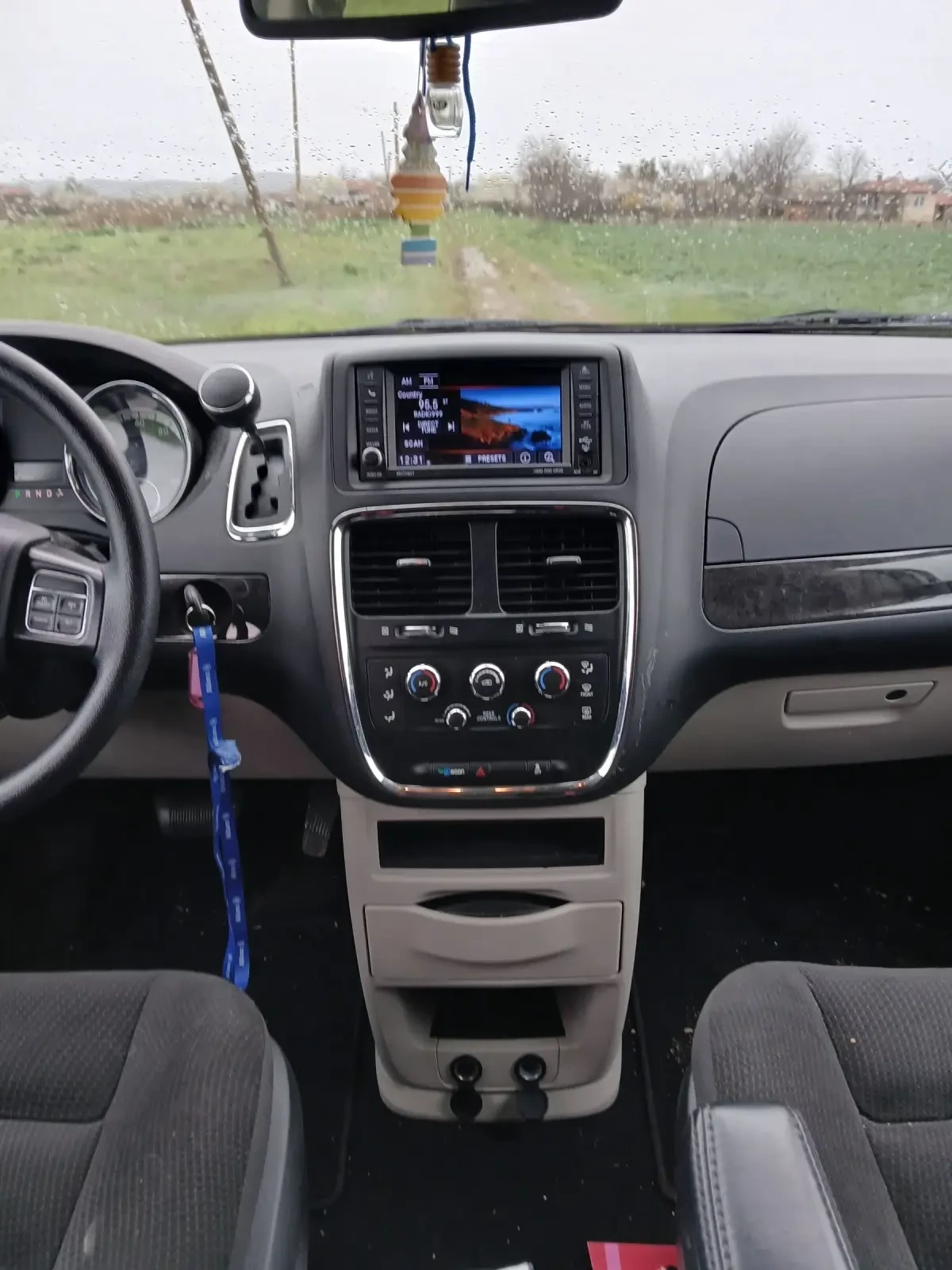 Dodge Caravan, снимка 6 - Автомобили и джипове - 54641139