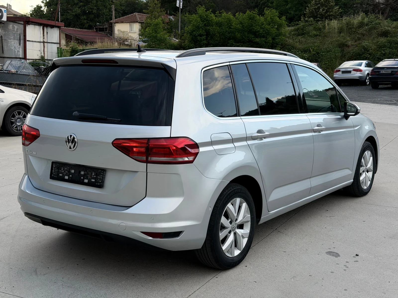 VW Touran Внос от Швейцария ! УНИКАТ , снимка 6 - Автомобили и джипове - 54961302