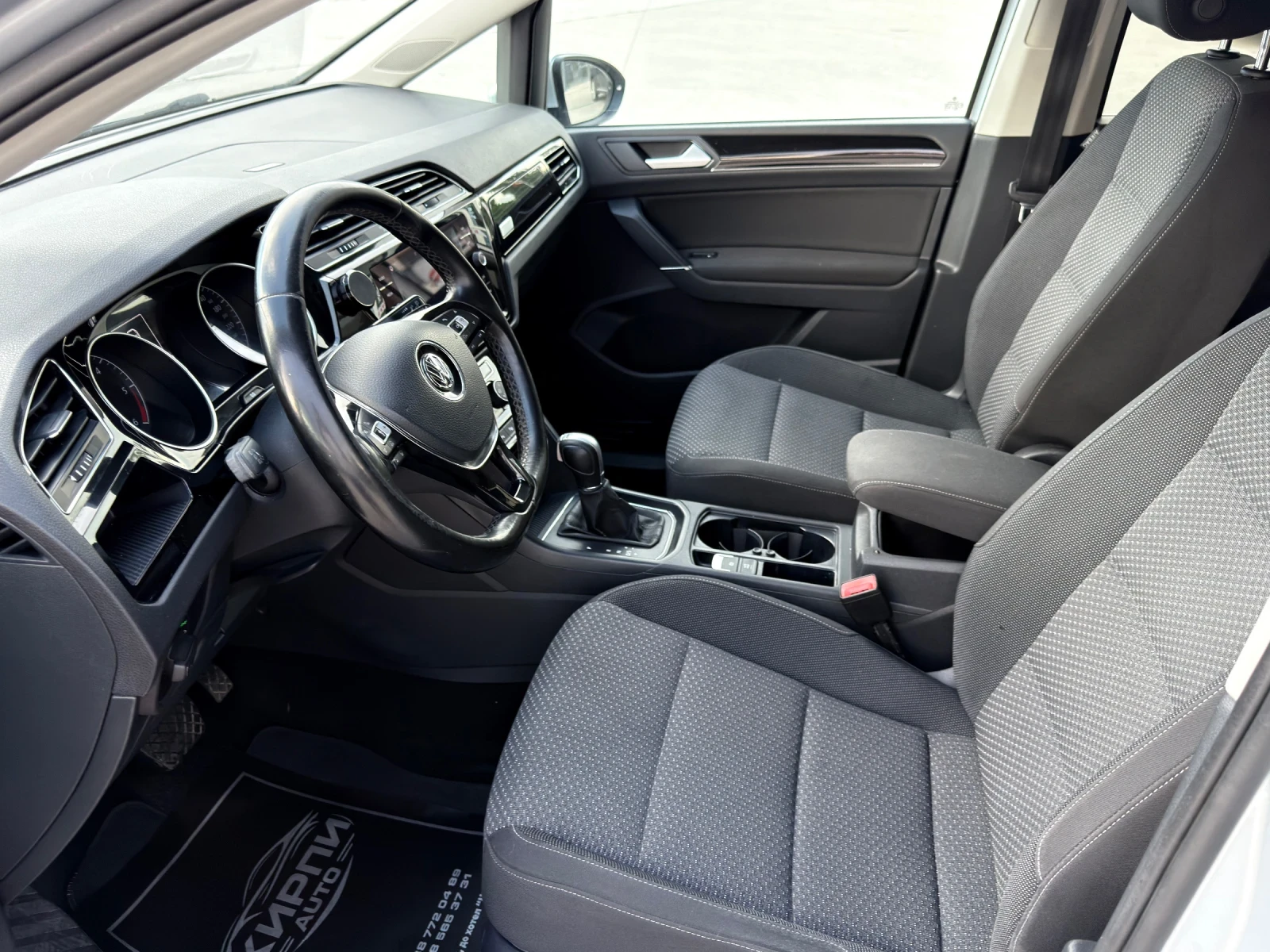 VW Touran Внос от Швейцария ! УНИКАТ , снимка 14 - Автомобили и джипове - 54961302