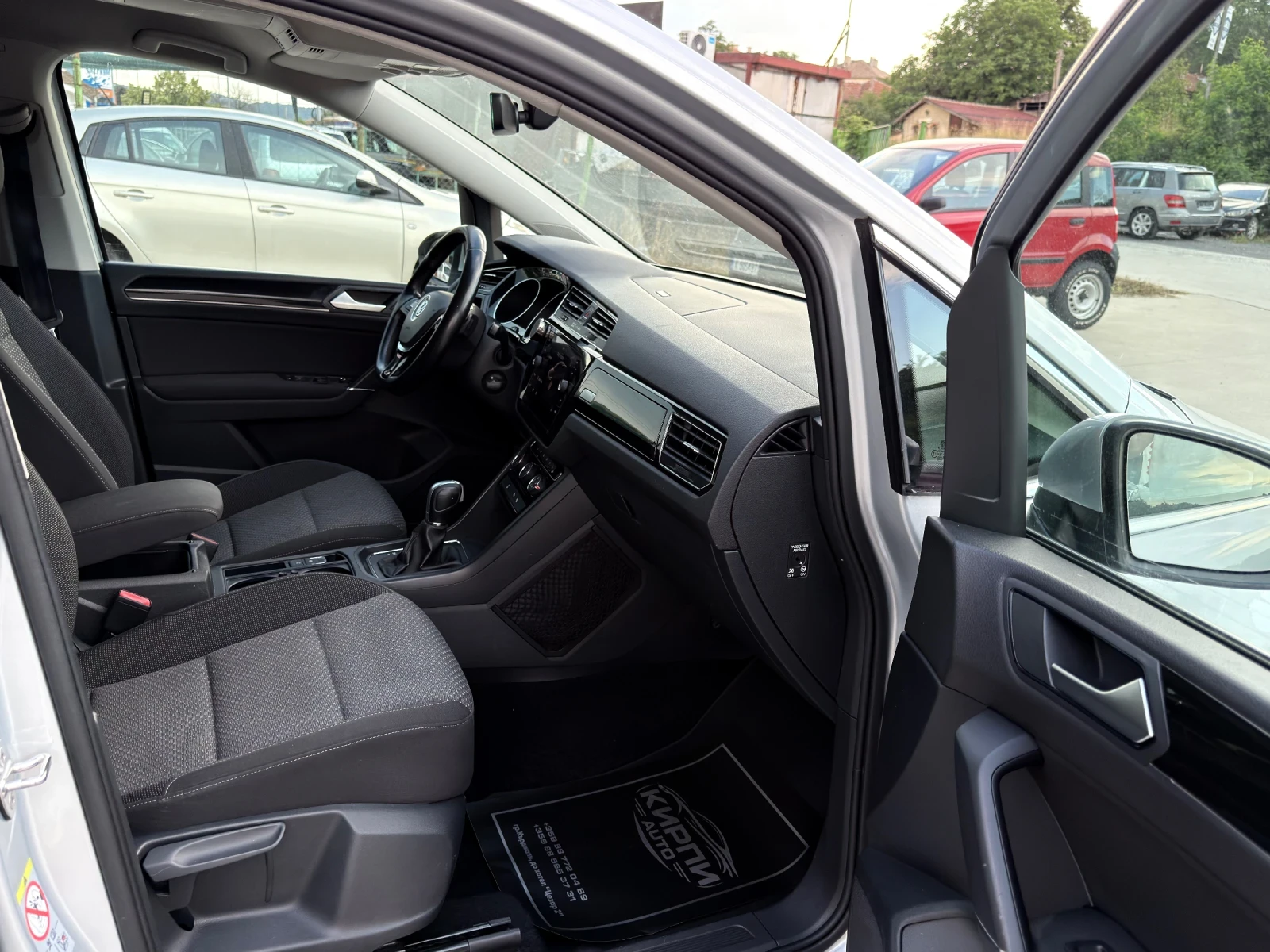 VW Touran Внос от Швейцария ! УНИКАТ , снимка 10 - Автомобили и джипове - 54961302