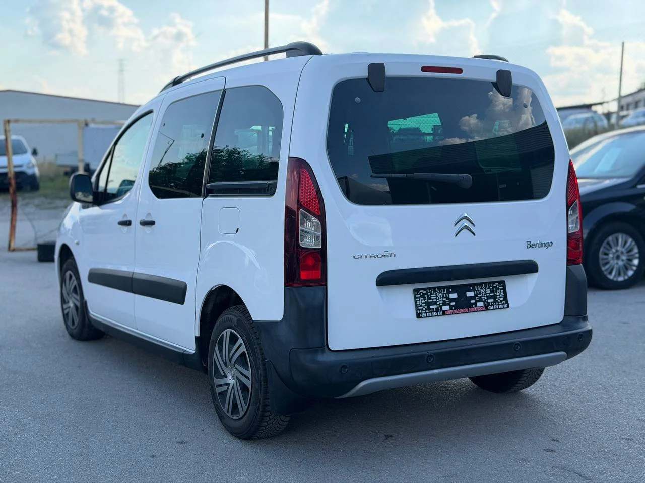 Citroen Berlingo 1.6BlueHDi FACELIFT, снимка 4 - Автомобили и джипове - 55051886