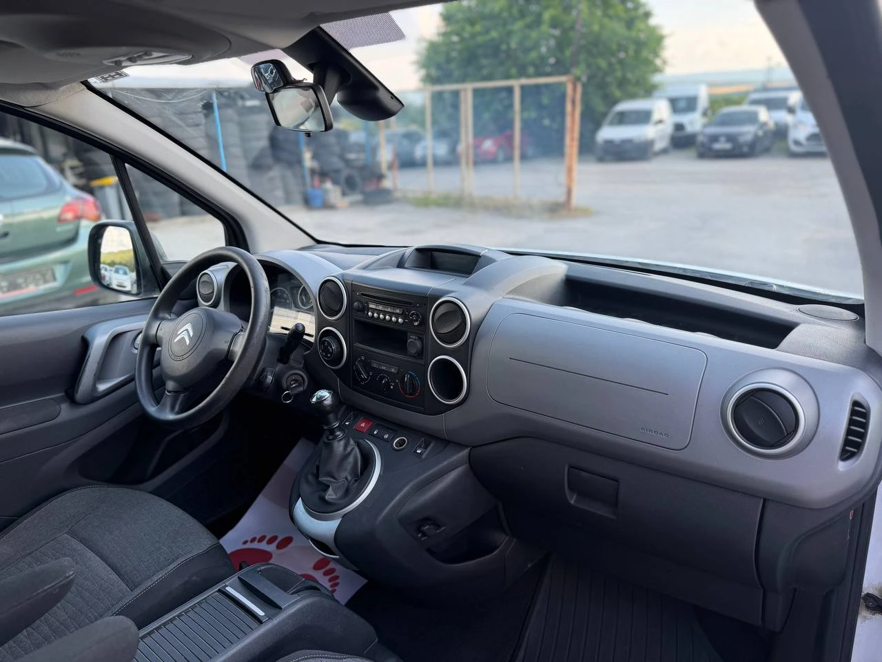 Citroen Berlingo 1.6BlueHDi FACELIFT, снимка 16 - Автомобили и джипове - 55051886