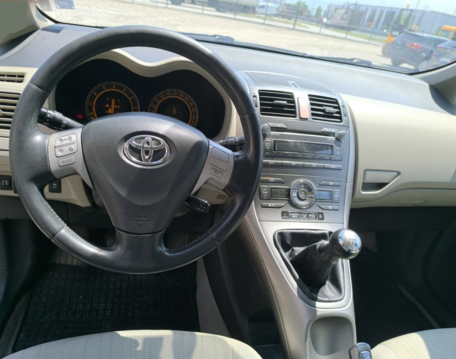 Toyota Auris 1.6 125 �.�. KEYLESS | Mobile.bg � ����������� 10