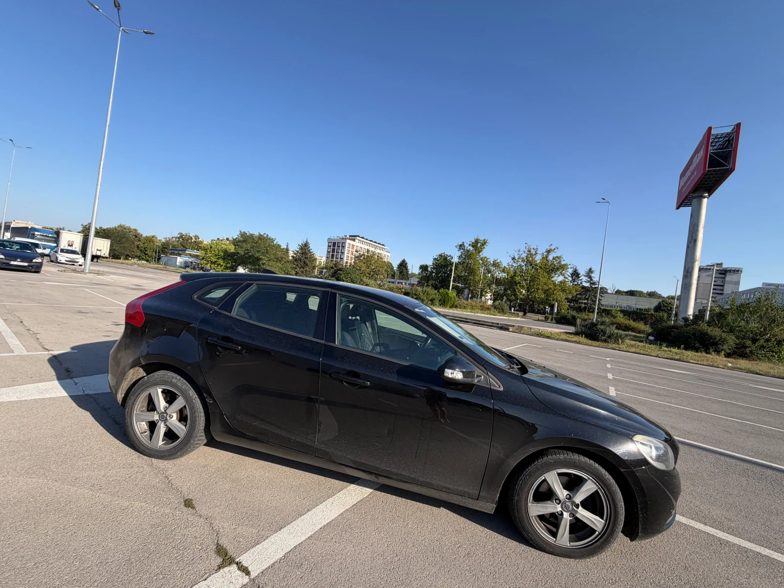 Volvo V40 ОБСЛУЖЕН* ГАРАНЦИЯ, снимка 4 - Автомобили и джипове - 55900065