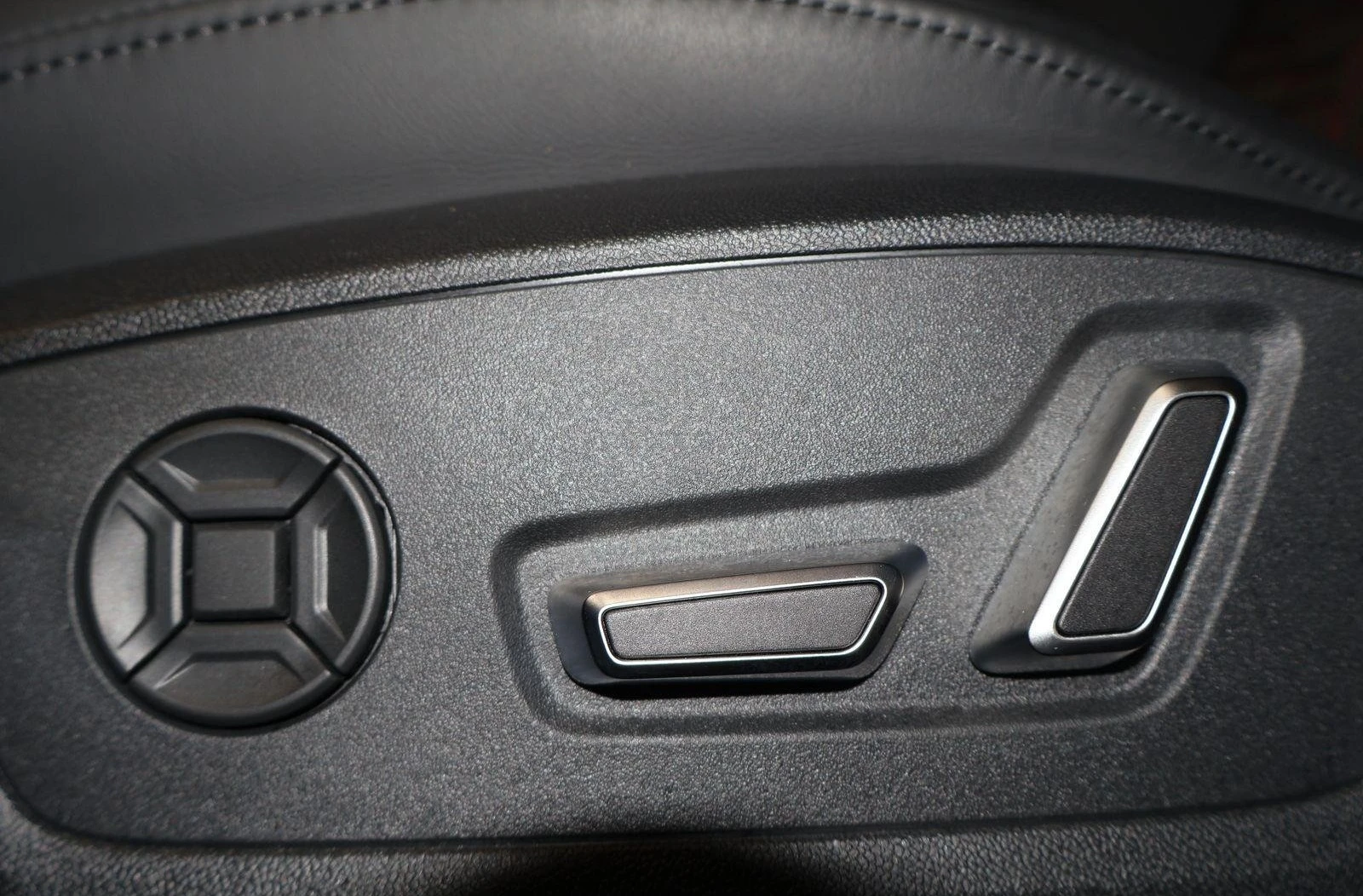 Audi Rs6 DYNAMIC / MATRIX / PANO / B&O / HUD / EXCLUSIVE /, снимка 7 - Автомобили и джипове - 56015330