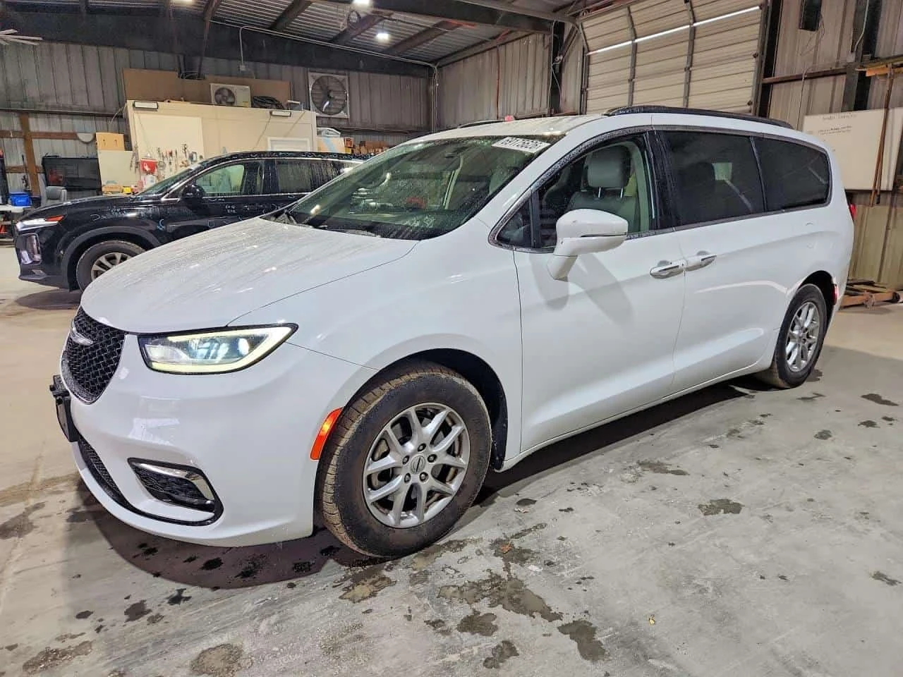 Chrysler Pacifica Touring L * CARFAX * OПЦИЯ ЗА ФИНАНСИРАНЕ