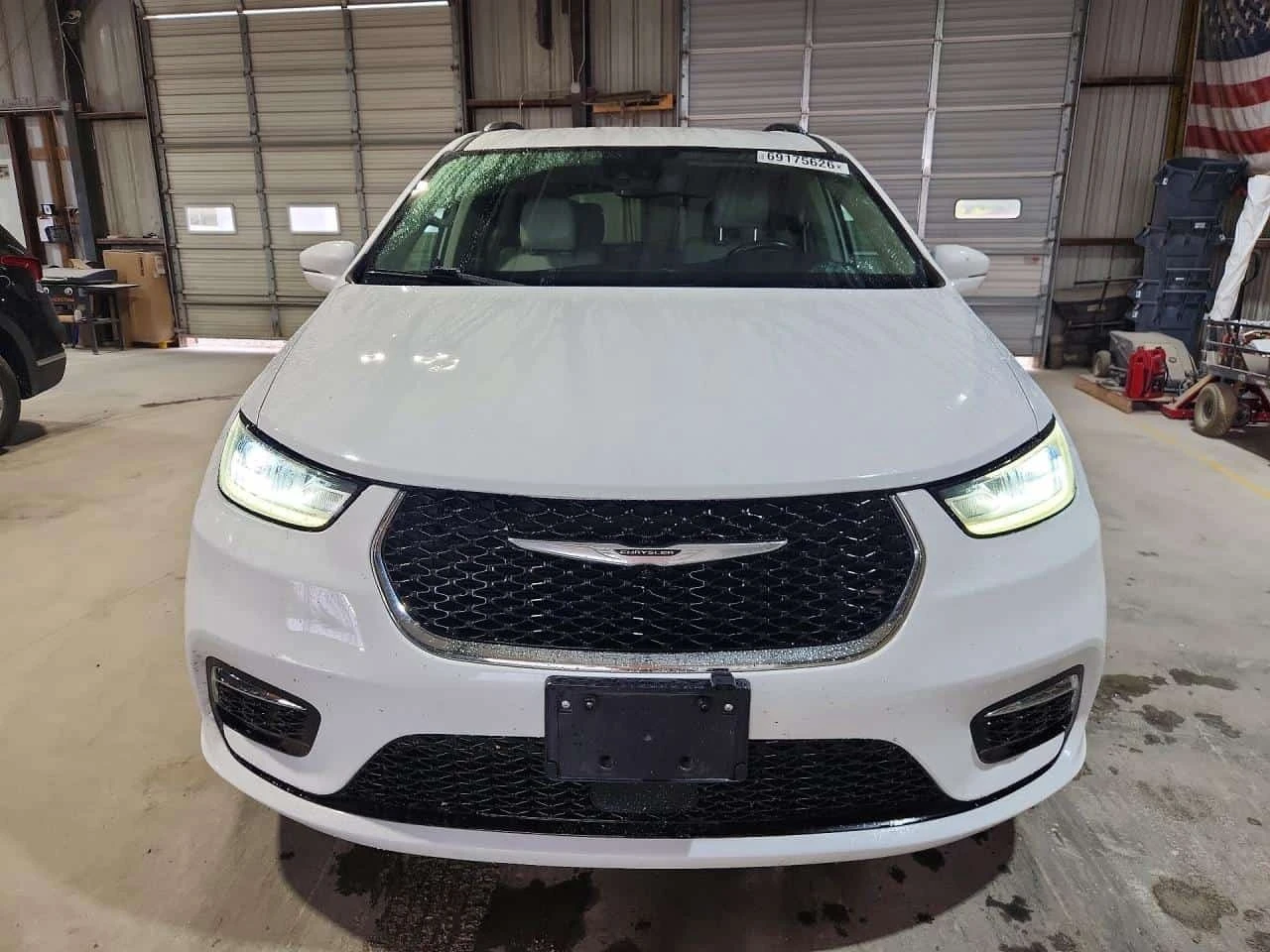 Chrysler Pacifica Touring L * CARFAX * OПЦИЯ ЗА ФИНАНСИРАНЕ, снимка 5 - Автомобили и джипове - 56256093