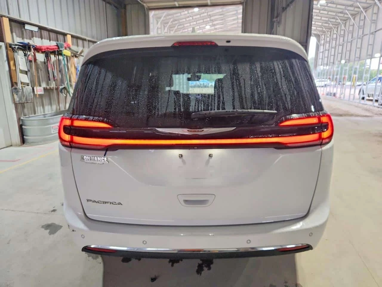 Chrysler Pacifica Touring L * CARFAX * OПЦИЯ ЗА ФИНАНСИРАНЕ, снимка 6 - Автомобили и джипове - 56256093