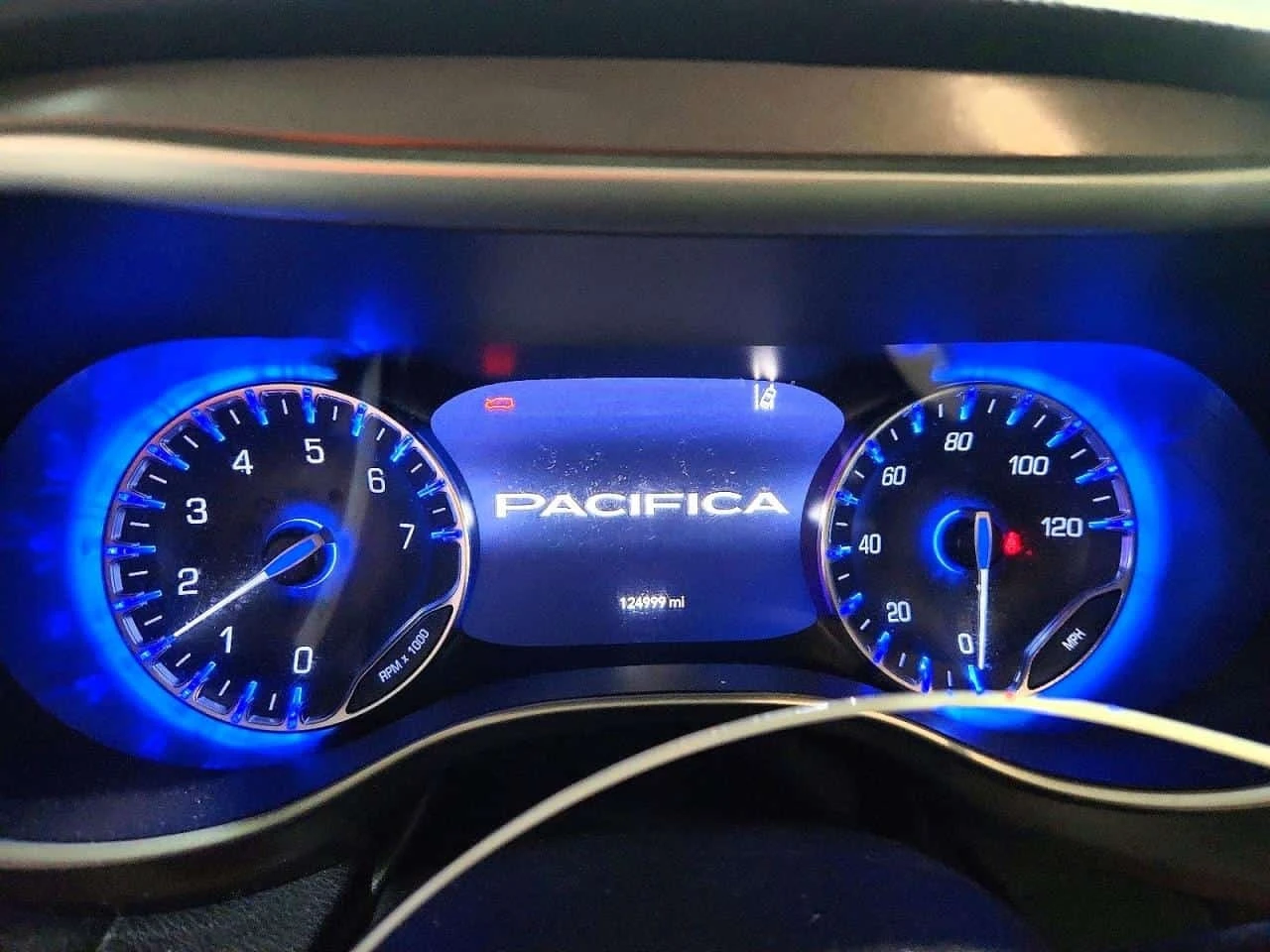 Chrysler Pacifica Touring L * CARFAX * OПЦИЯ ЗА ФИНАНСИРАНЕ, снимка 9 - Автомобили и джипове - 56256093