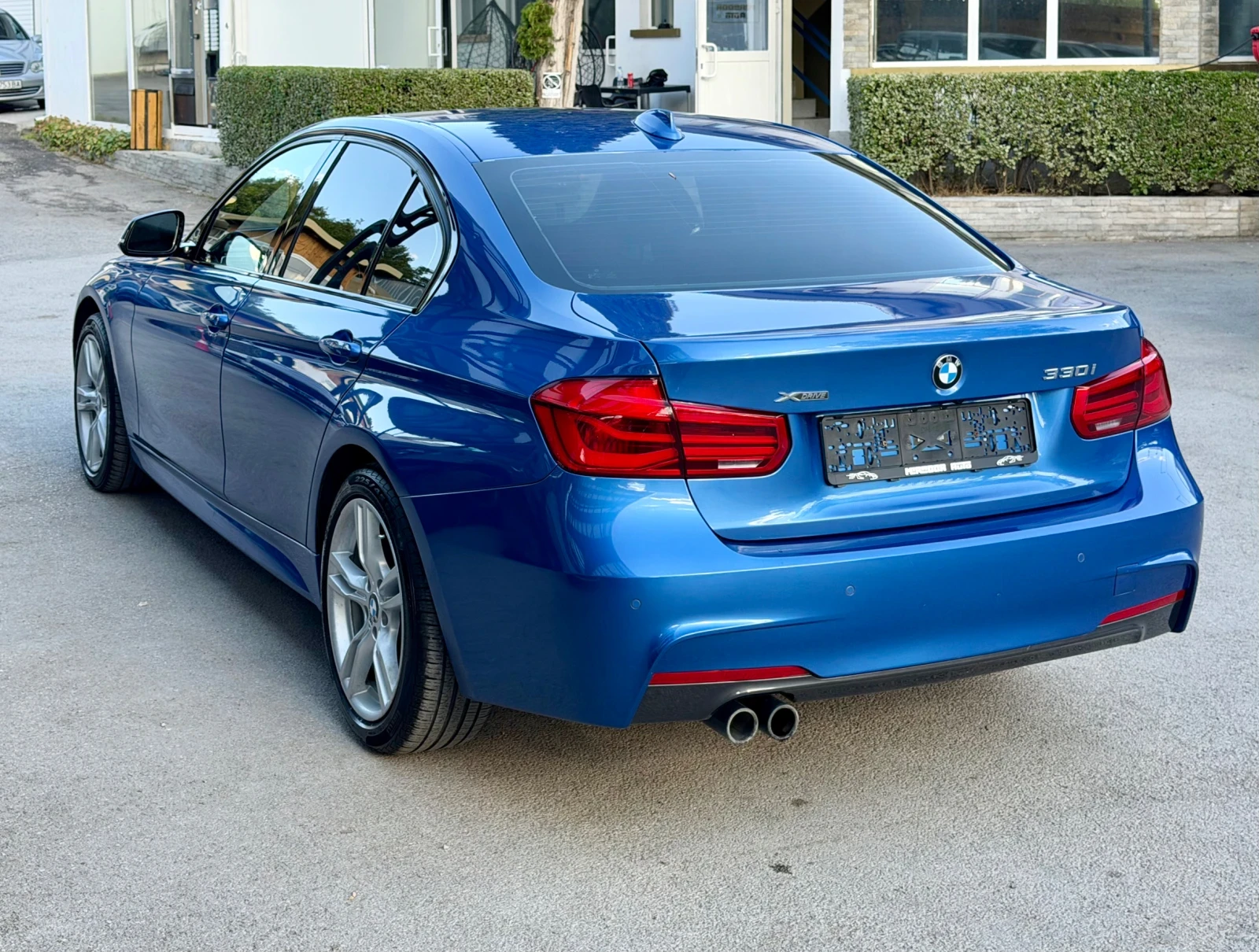 BMW 330 M-pack xDrive, снимка 7 - Автомобили и джипове - 56260934