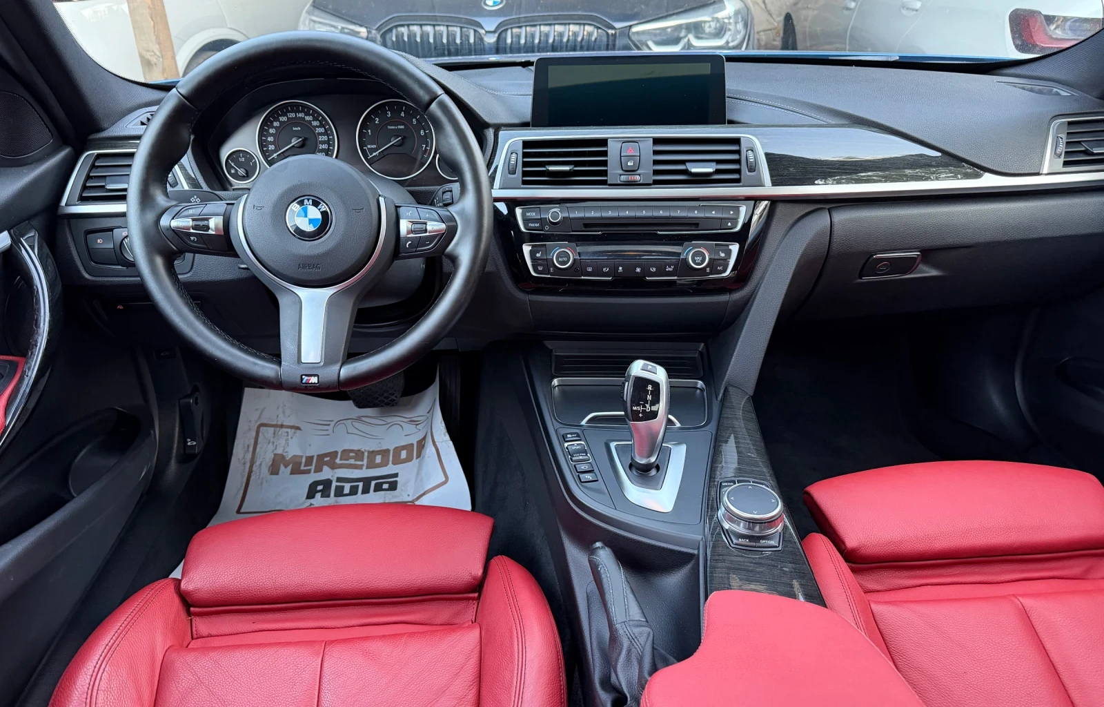 BMW 330 M-pack xDrive, снимка 10 - Автомобили и джипове - 56260934
