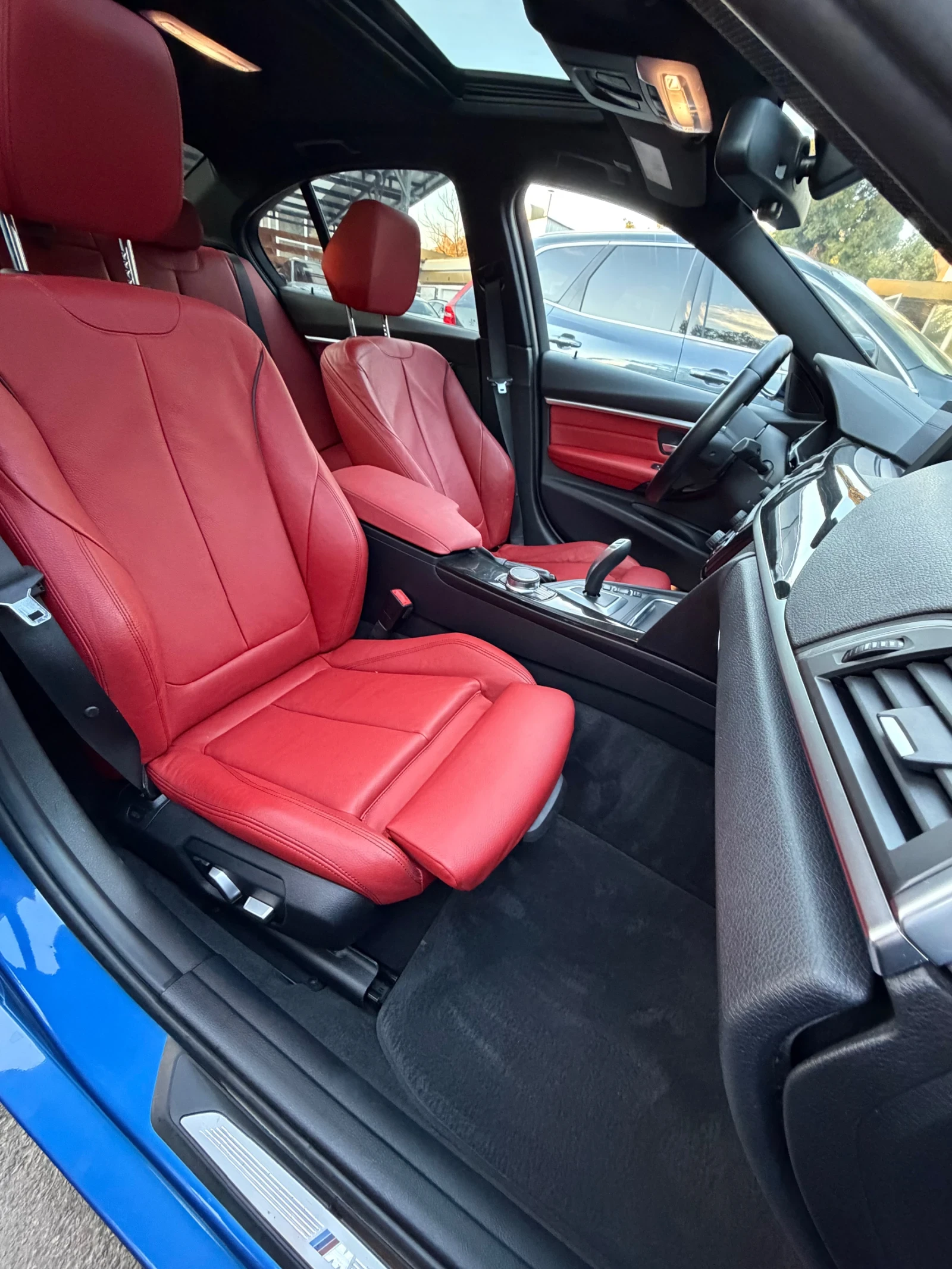 BMW 330 M-pack xDrive, снимка 12 - Автомобили и джипове - 56260934