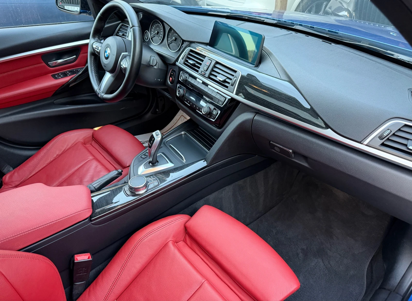 BMW 330 M-pack xDrive, снимка 11 - Автомобили и джипове - 56260934