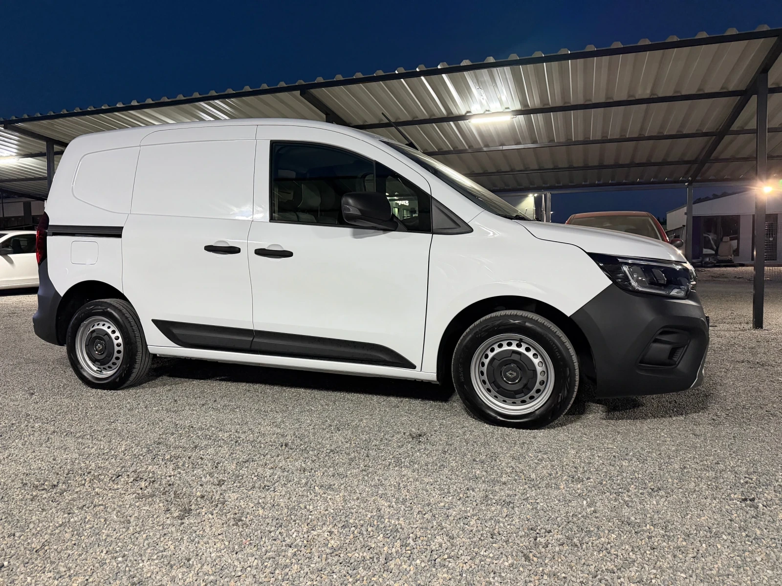 Renault Kangoo E-TECH 29hil.km. | Mobile.bg � ����������� 4