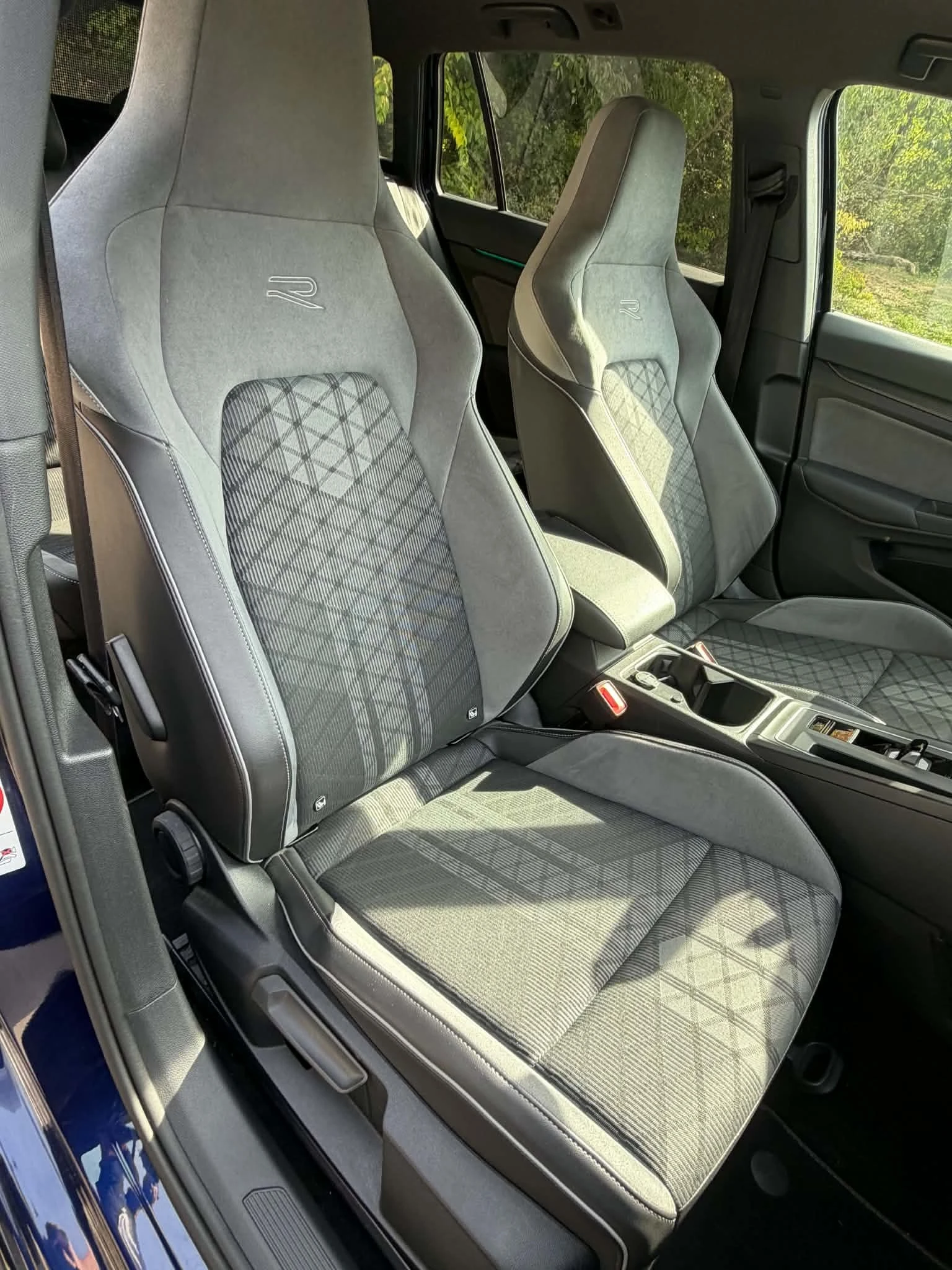 VW Golf R-line 2.0-150 к.с., снимка 6 - Автомобили и джипове - 56578908