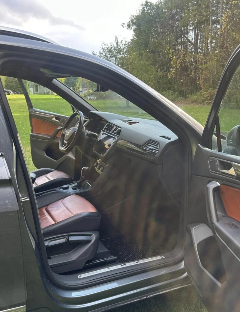 VW Tiguan * * HIGHLINE R-LINE* * CARFAX* * АВТОКРЕДИТ* * , снимка 8 - Автомобили и джипове - 52821660