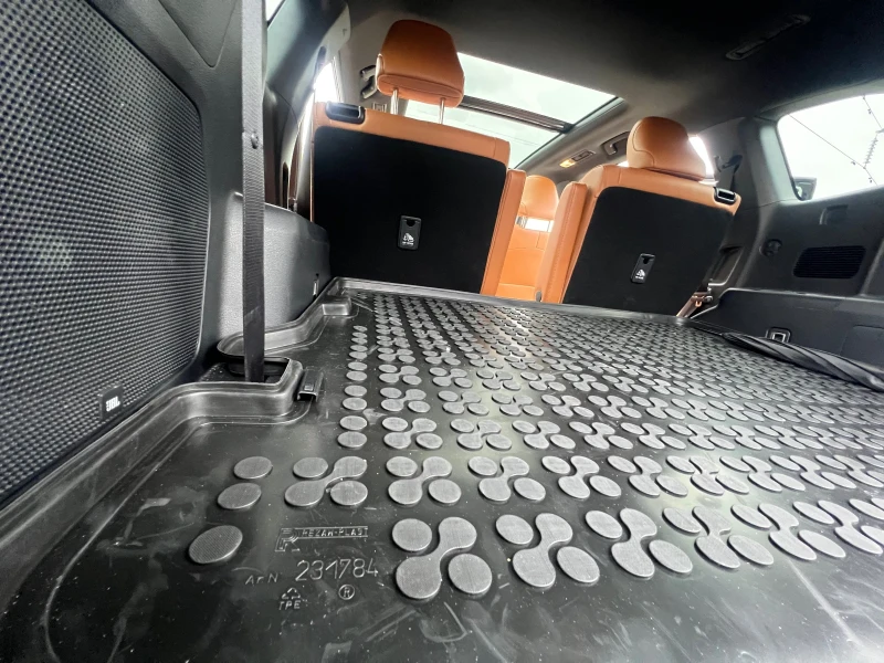 Toyota Highlander HEV/PLATINUM/243HP/7S/360/ACC/JBL/MEMO/DIST, снимка 11 - Автомобили и джипове - 53022337