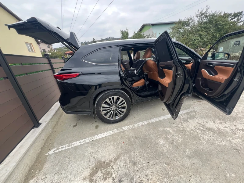 Toyota Highlander HEV/PLATINUM/243HP/7S/360/ACC/JBL/MEMO/DIST, снимка 9 - Автомобили и джипове - 53022337