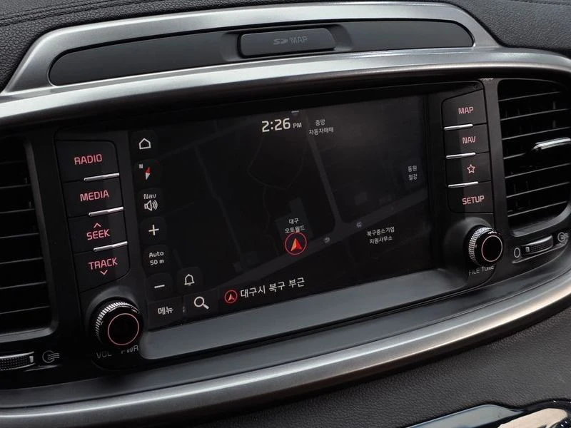 Kia Sorento Gasoline 2.0 Turbo 4WD| 240к.с.| ВКЛ.ТЕХНОТЕСТ, снимка 13 - Автомобили и джипове - 55222370