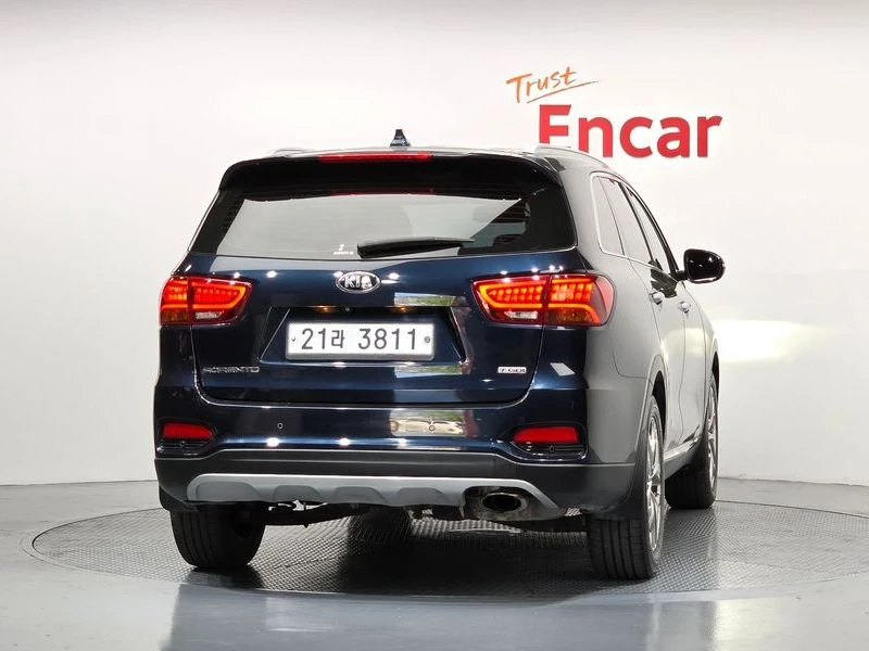 Kia Sorento Gasoline 2.0 Turbo 4WD| 240к.с.| ВКЛ.ТЕХНОТЕСТ, снимка 4 - Автомобили и джипове - 55222370