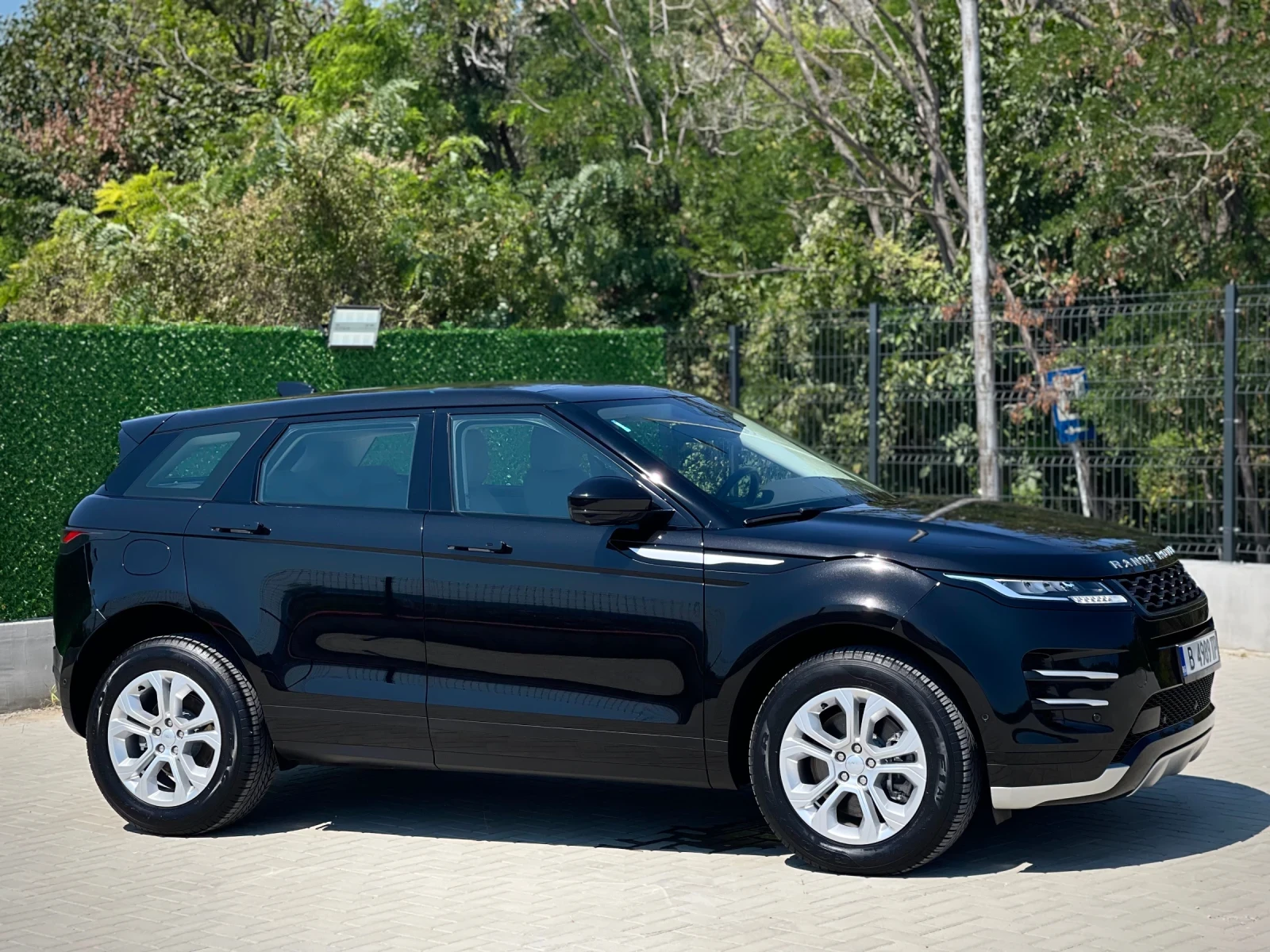 Land Rover Range Rover Evoque HYBRID - изображение 2