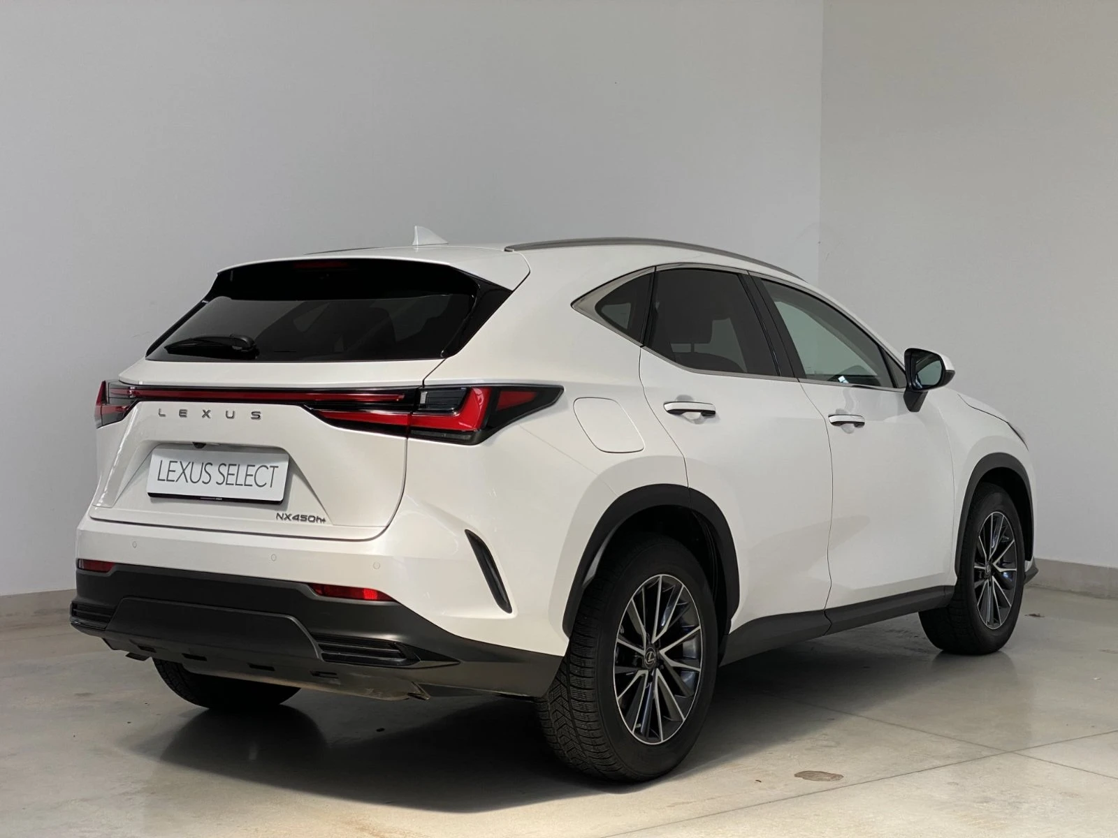 Lexus NX 450 Plug-in, Месечна вноска от 1120 лв. - изображение 4