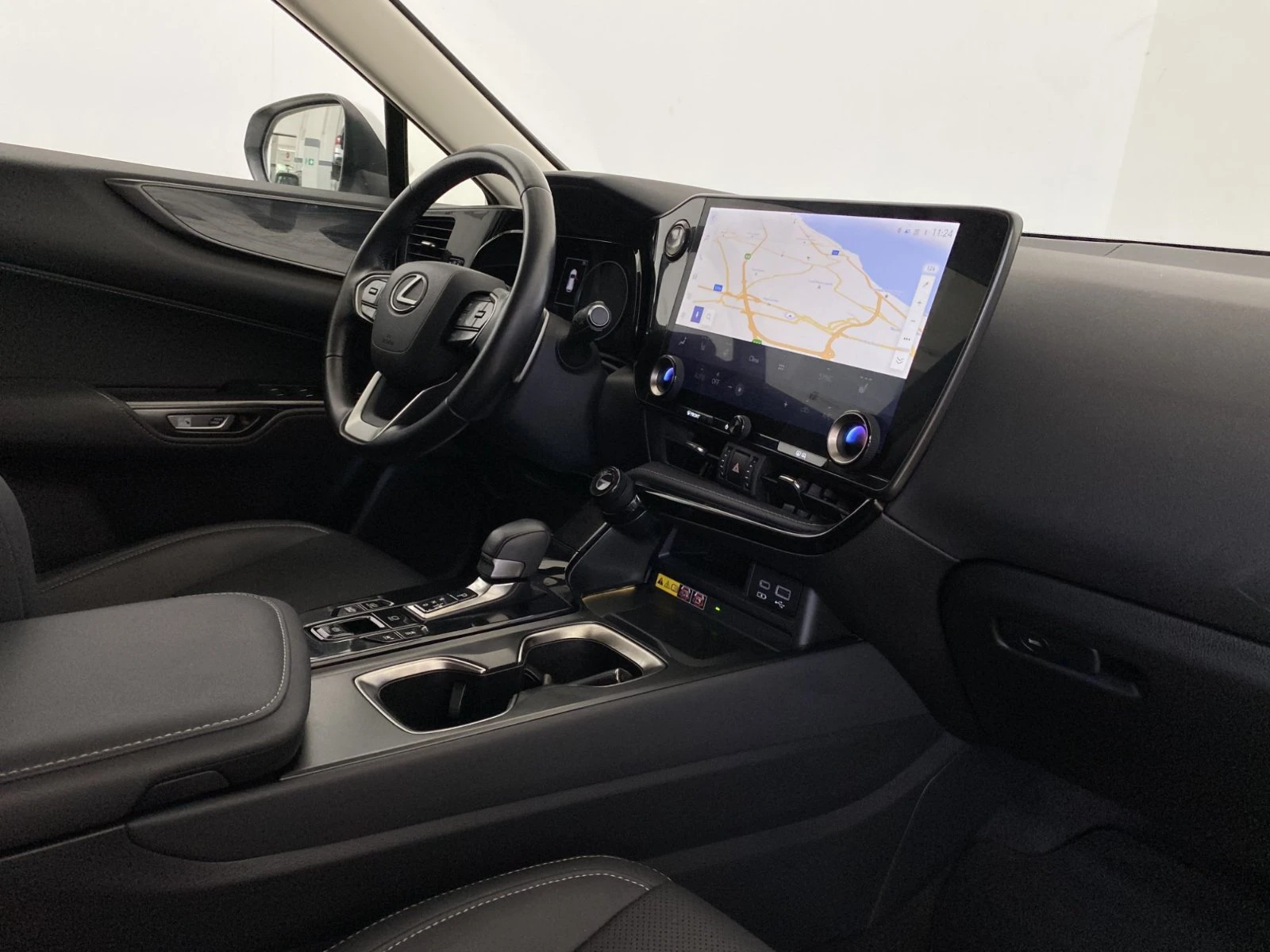 Lexus NX 450 Plug-in, Месечна вноска от 1120 лв. - изображение 8